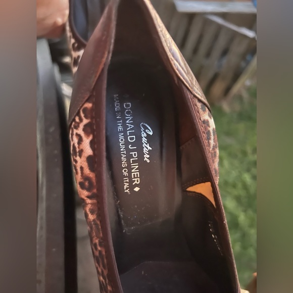 Donald J Pliner Couture Zorba heels in Cheetah - Picture 3 of 7